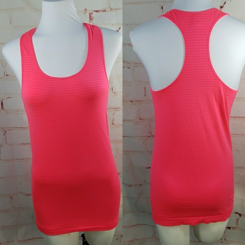 3/$25 Under Armour bright pink fitted tank medium